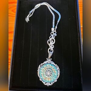 Elegant Silver and Blue Pendant Necklace